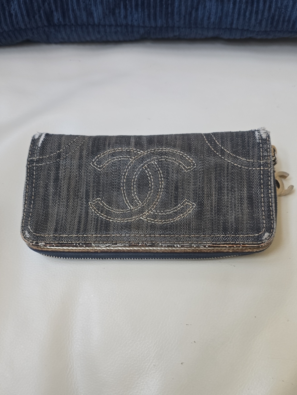 CHANEL Denim CC Zip-Around and snap open Wallet in Dark Blue and White Stitching
